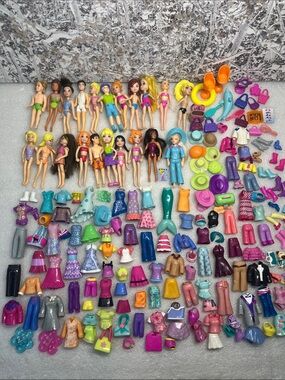 Polly Flinders & Others Lot?